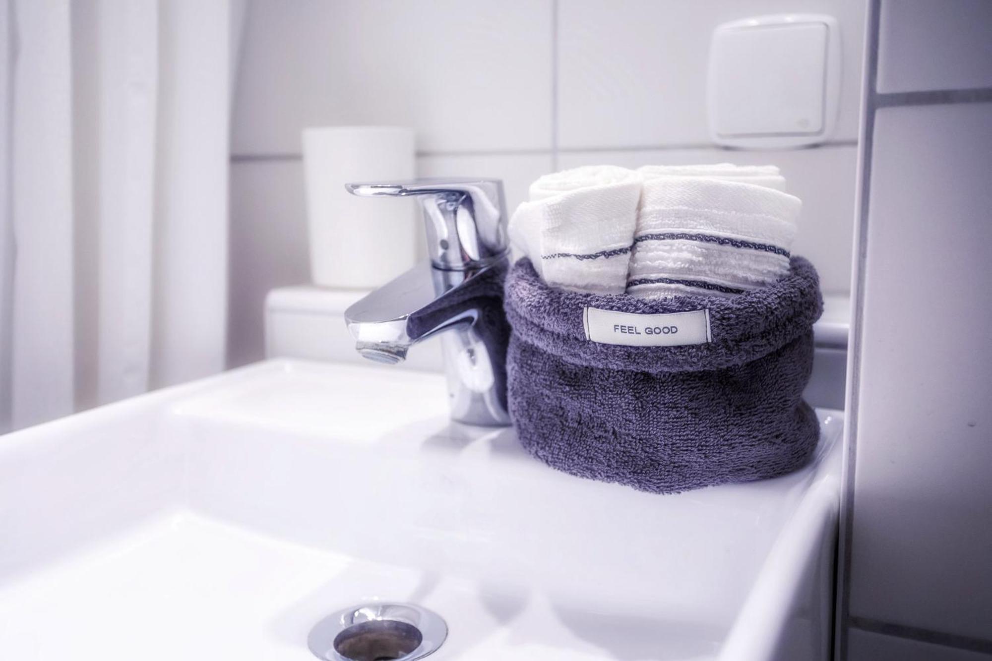 Charmantes Studio Apartment In Bestlage Im Stadtzentrum Mit Balkon & Self Checkin - City Loft 3 - โคโลญ ภายนอก รูปภาพ